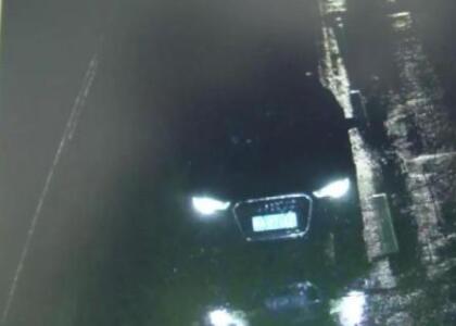 奇葩！西安男子1副假車牌套7輛車，竟是為了省停車費！